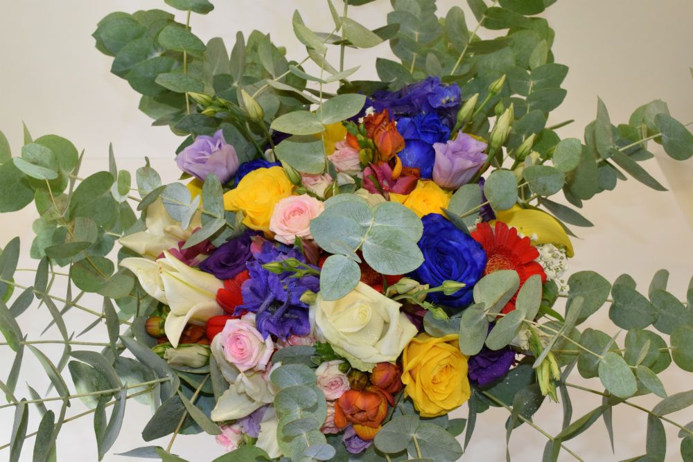 Bouquet de la mariée plein de couleurs par artisan fleuriste mariage toulouse