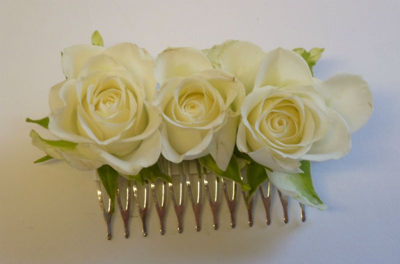 Peigne aux fleurs pour décoration coiffure mariage par fleuriste mariage