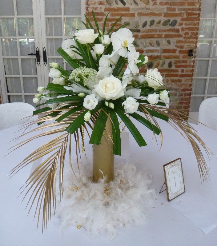 Bouquet de mariage en blanc or et plumes Moulin de Rudelle