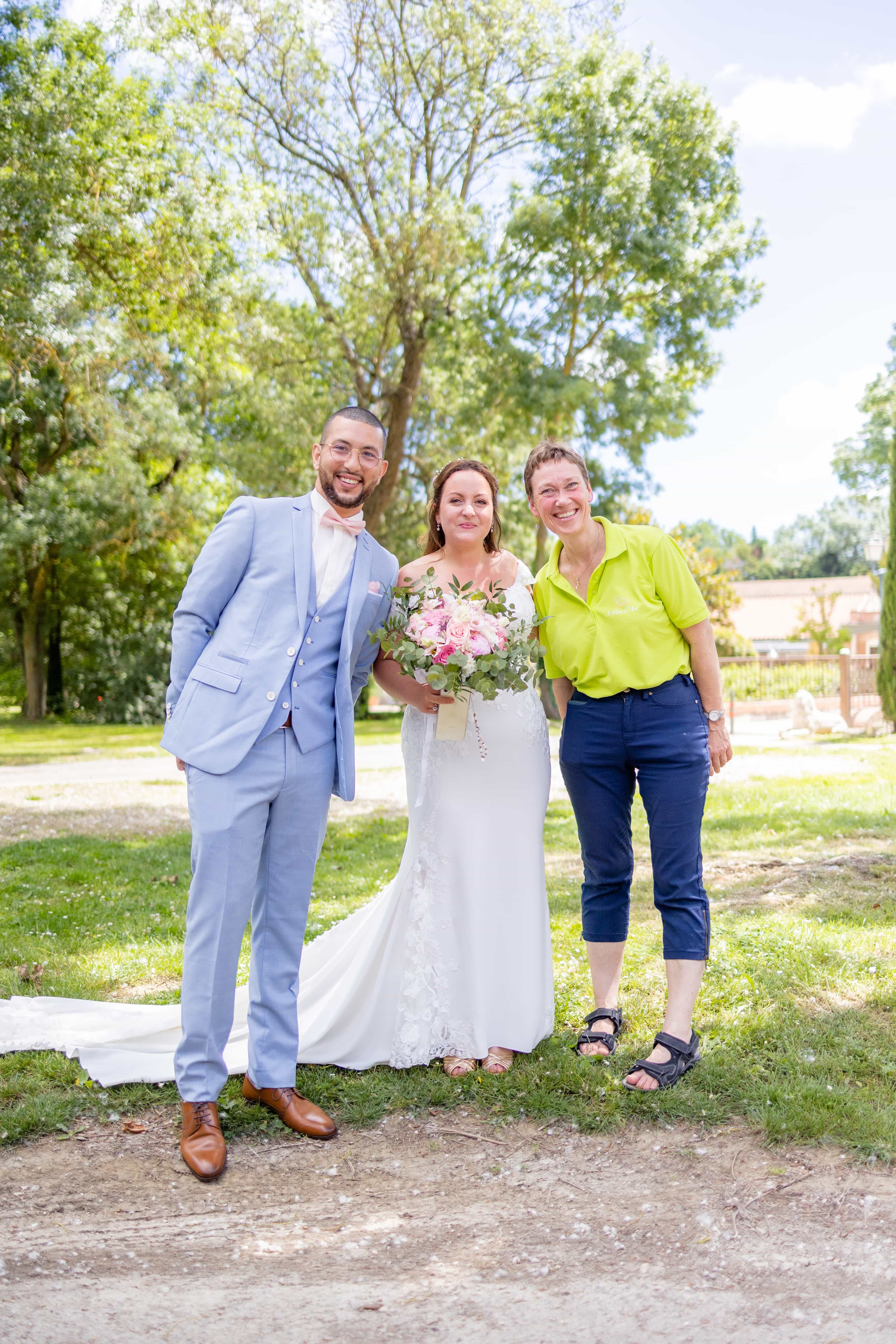 Bouquet mariage avec pivoines roses par fleuriste mariage Tina Black Auterive Caujac Muret