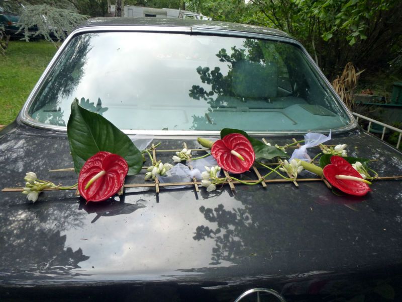 Voiture Fleurie Mariage - Décors voiture Mariage - A Fleur d'Art - Artisan Fleuriste Professionnelle