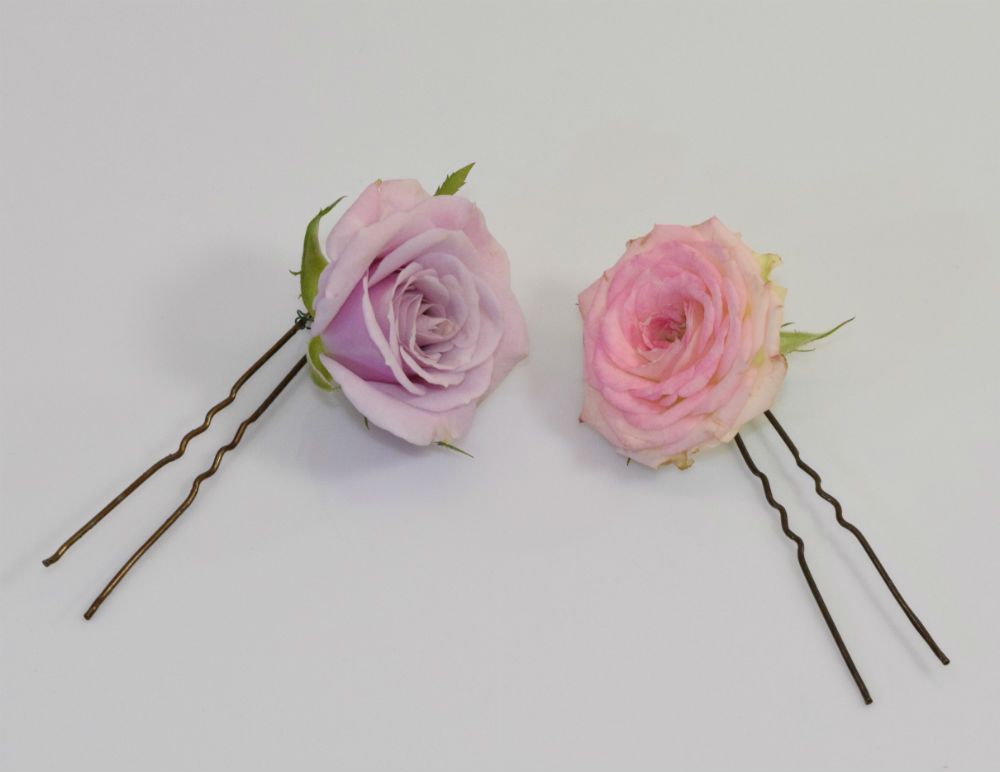 Fleur pour la coiffure de la mariée pour mariage par fleuriste mariage autour de toulouse