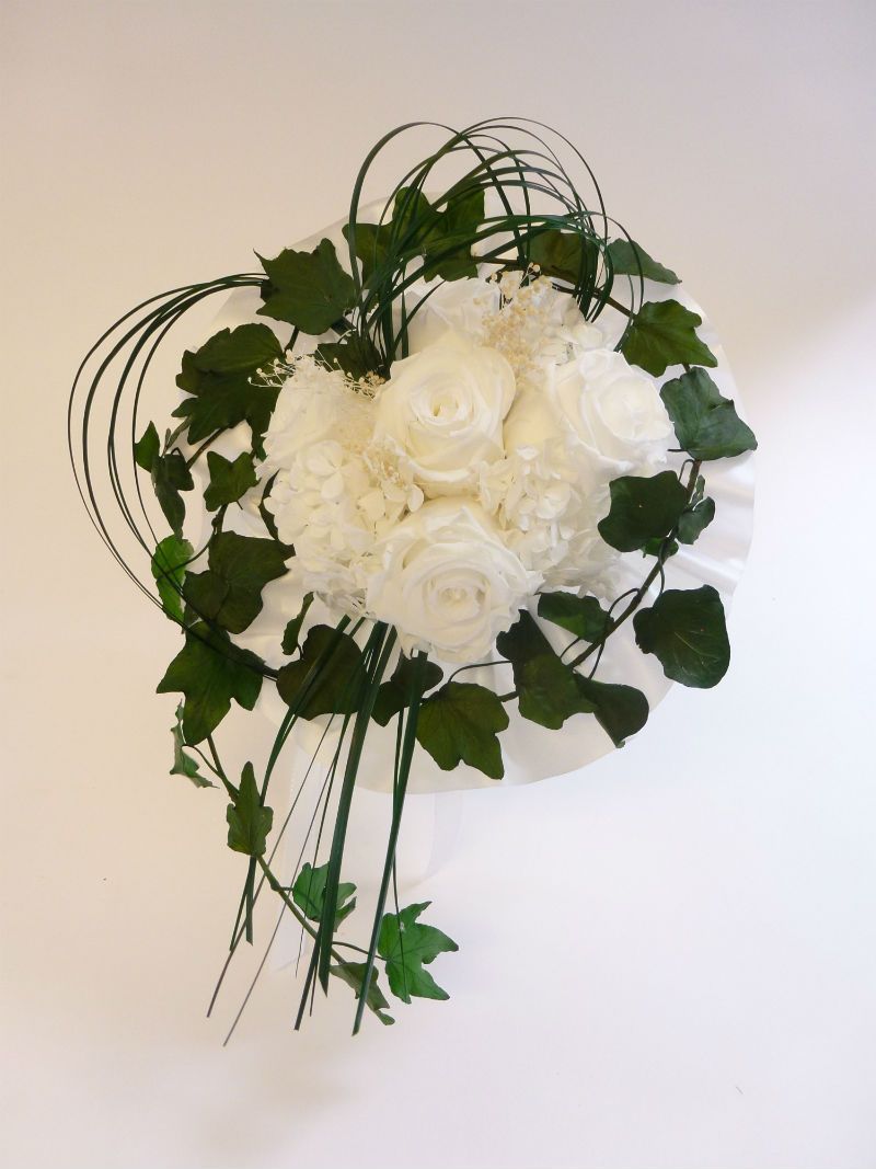 Bouquet à lancer en fleurs éternelles comme souvenir de mariage par fleuriste afleurdart