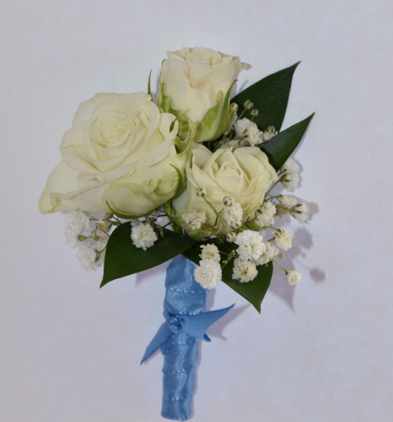 Boutonnière Original Homme Bleu & Blanc - Témoins - A Fleur d'Art - Artisan Fleuriste Professionnelle Mariage