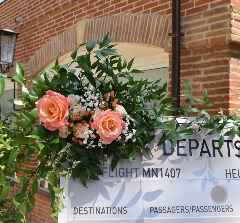 Plan de table avec composition florale pour mariage événement sur Sud-Ouest