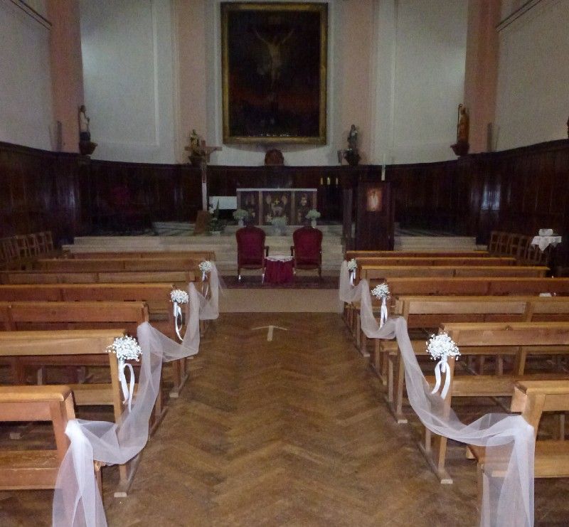 Bout de banc d'église tulle et gypsophile