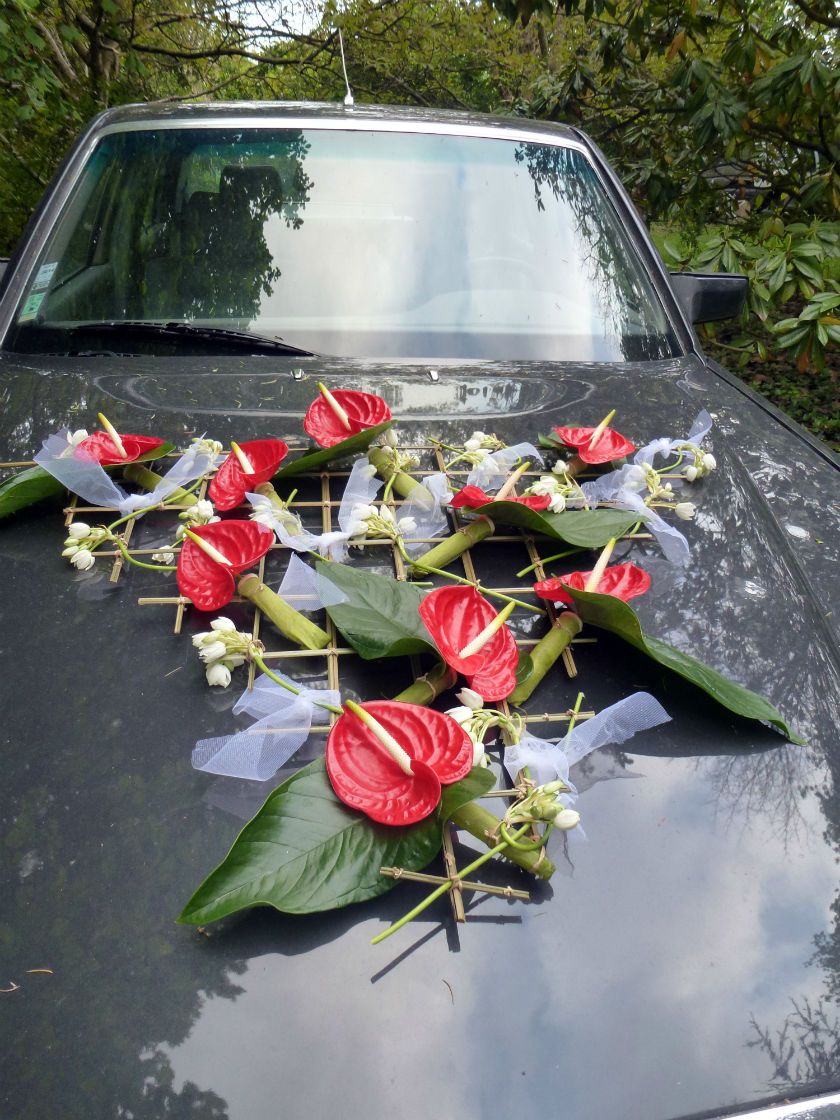 Voiture Fleurie Mariage - Décors voiture Mariage - A Fleur d'Art - Artisan Fleuriste Professionnelle